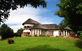 Maclear Manor